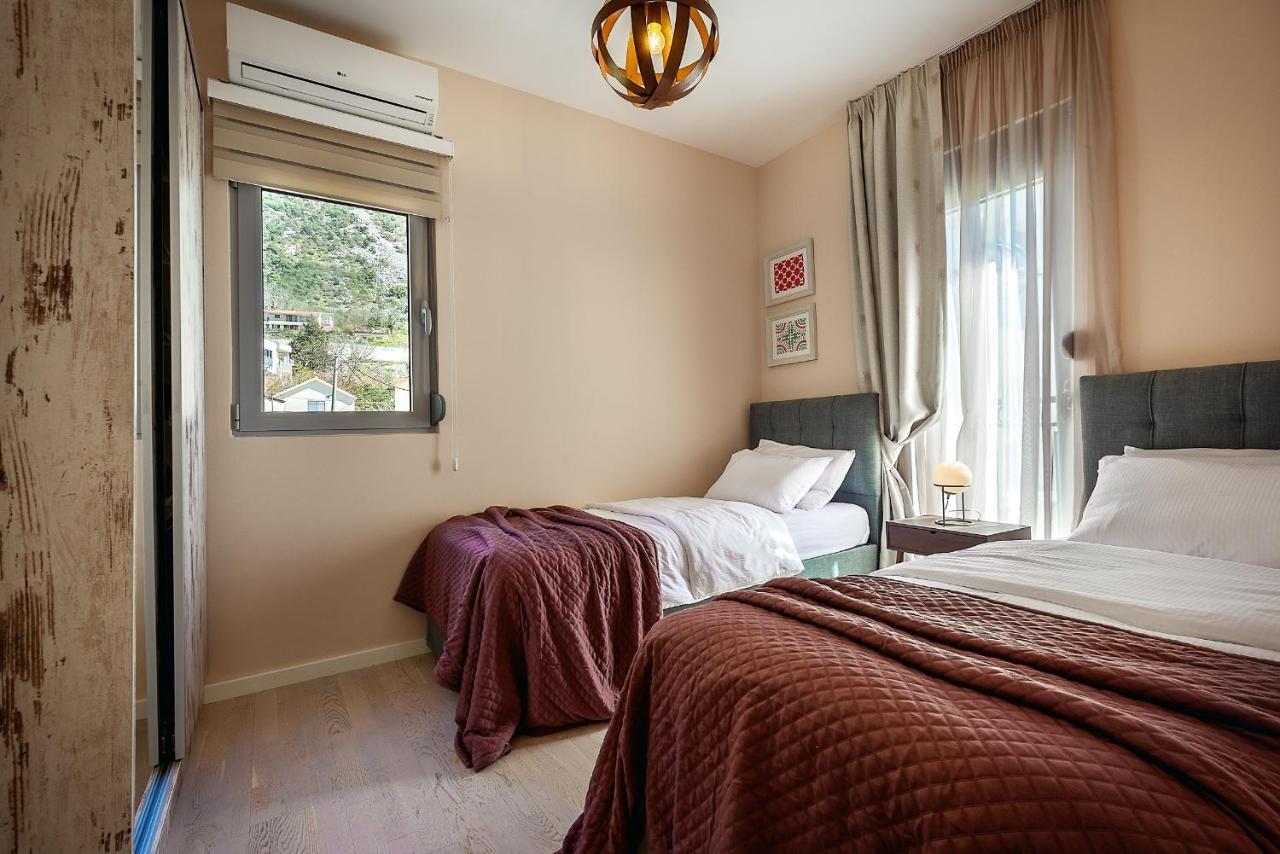 2Montenegro Limeta Apartments With Pool 코토르 외부 사진