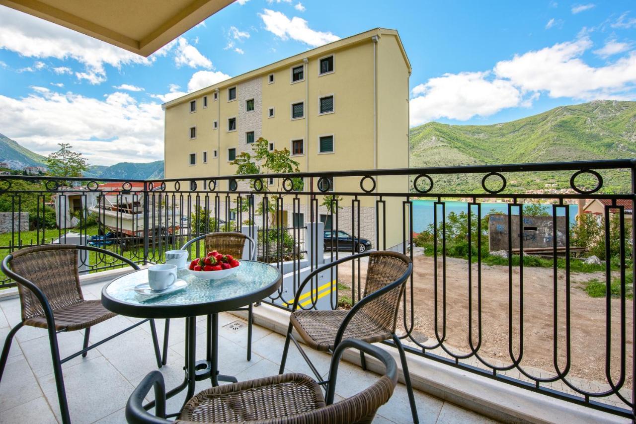 2Montenegro Limeta Apartments With Pool 코토르 외부 사진