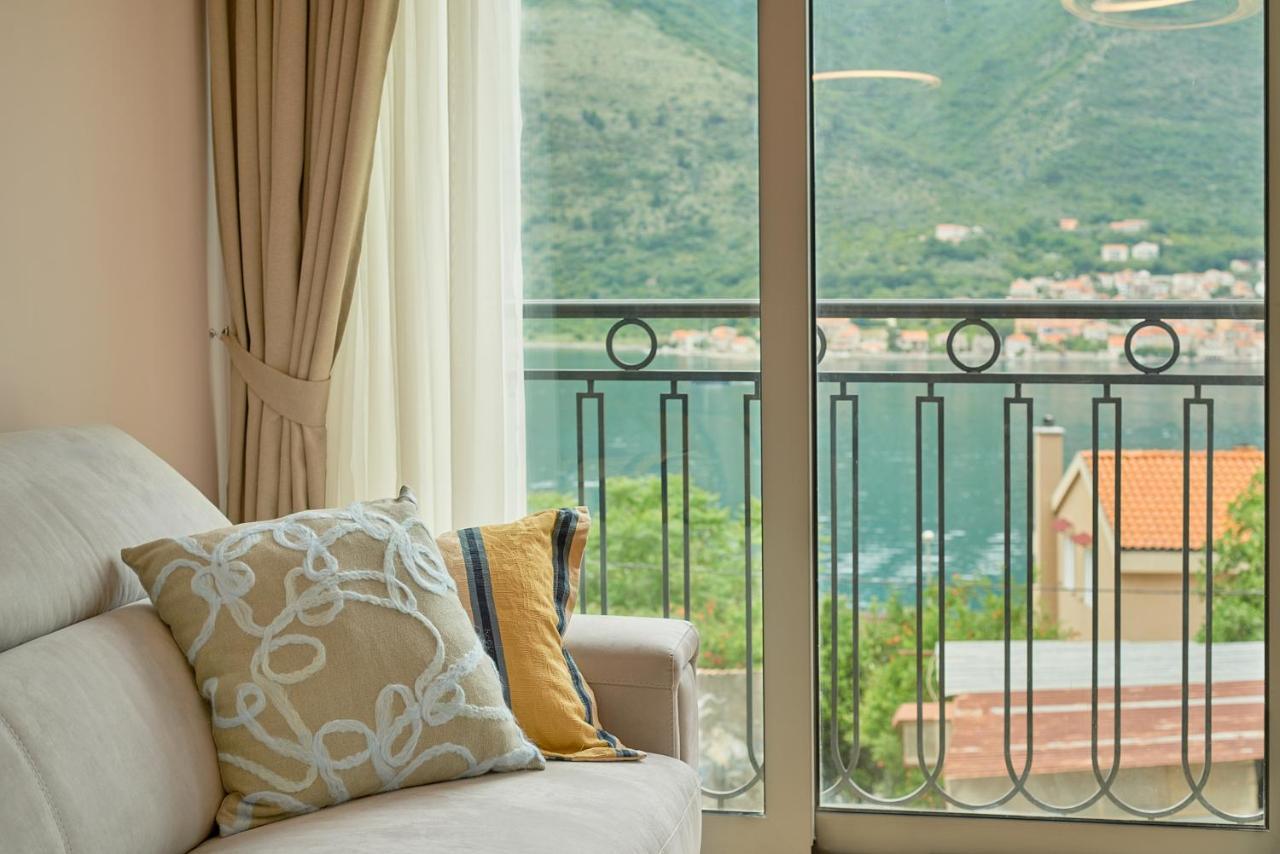 2Montenegro Limeta Apartments With Pool 코토르 외부 사진